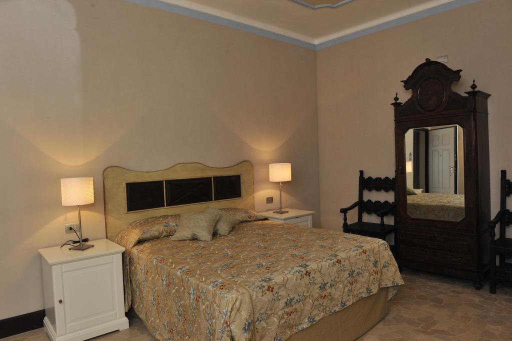 Relais Al Bel San Domenico Bed & Breakfast Alba  Oda fotoğraf